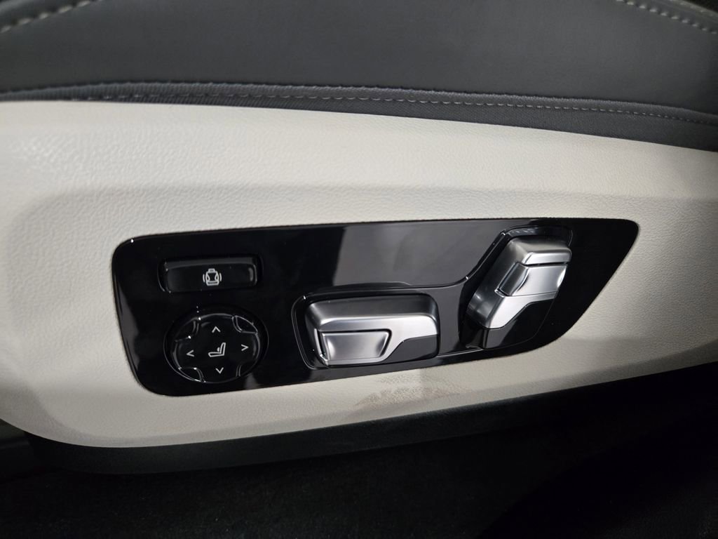 New 2026 BMW ALPINA XB7 image 26