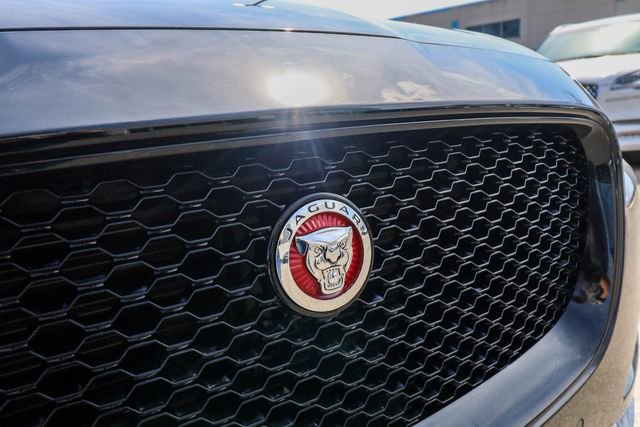 Used 2020 Jaguar F-PACE Premium image 20