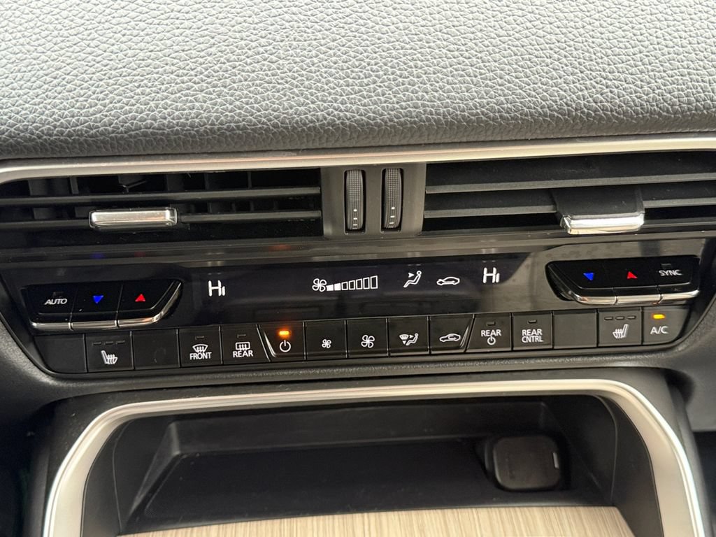 Used 2024 MAZDA CX-90 Plug-In Hybrid w/ Preferred AWD/4WD image 17