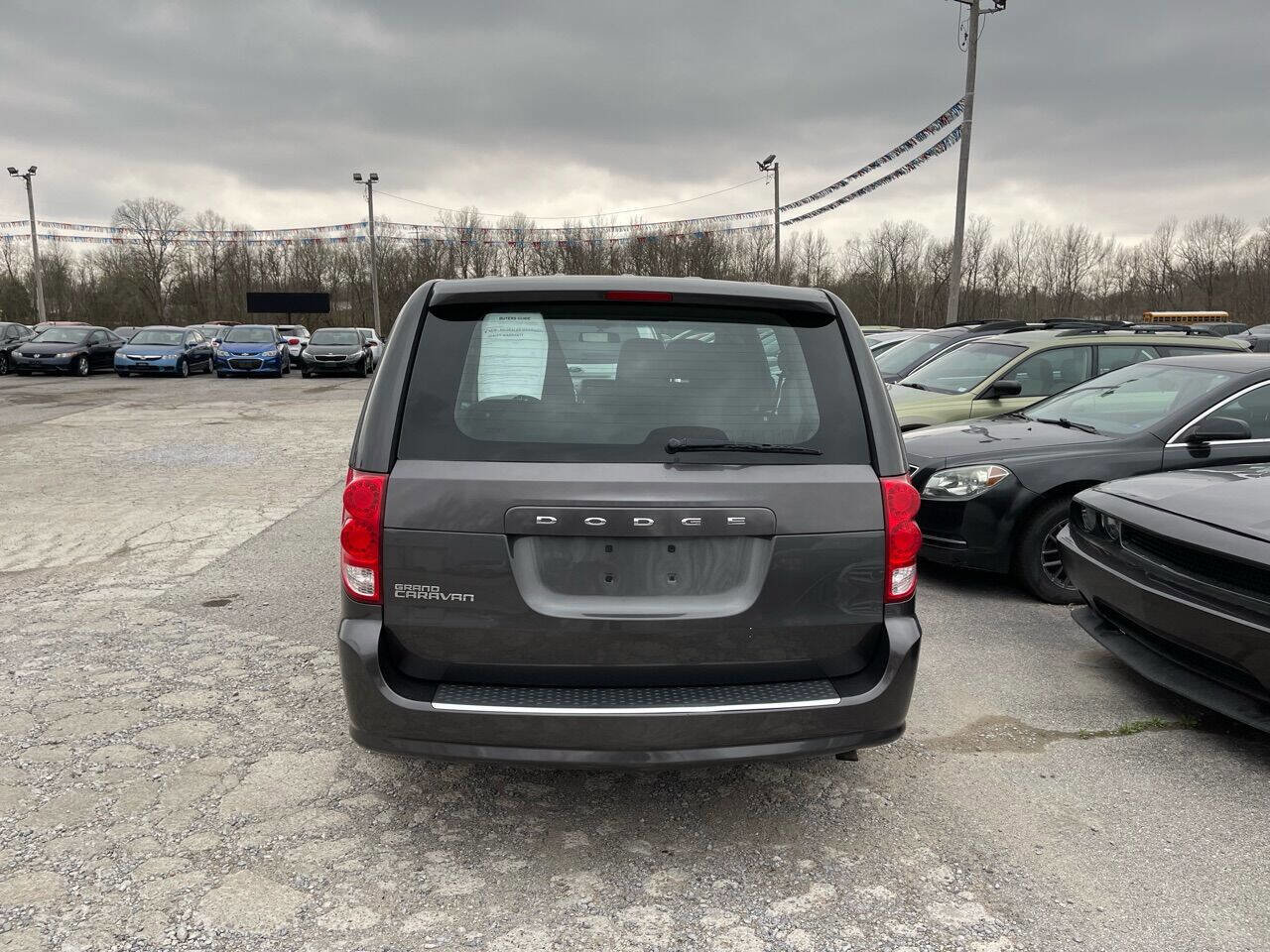 Used 2016 Dodge Grand Caravan American Value Package image 6