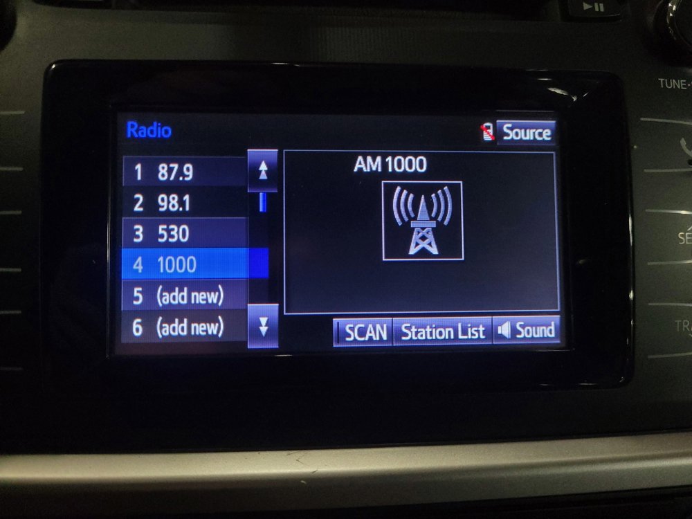 Used 2015 Toyota Highlander LE image 25