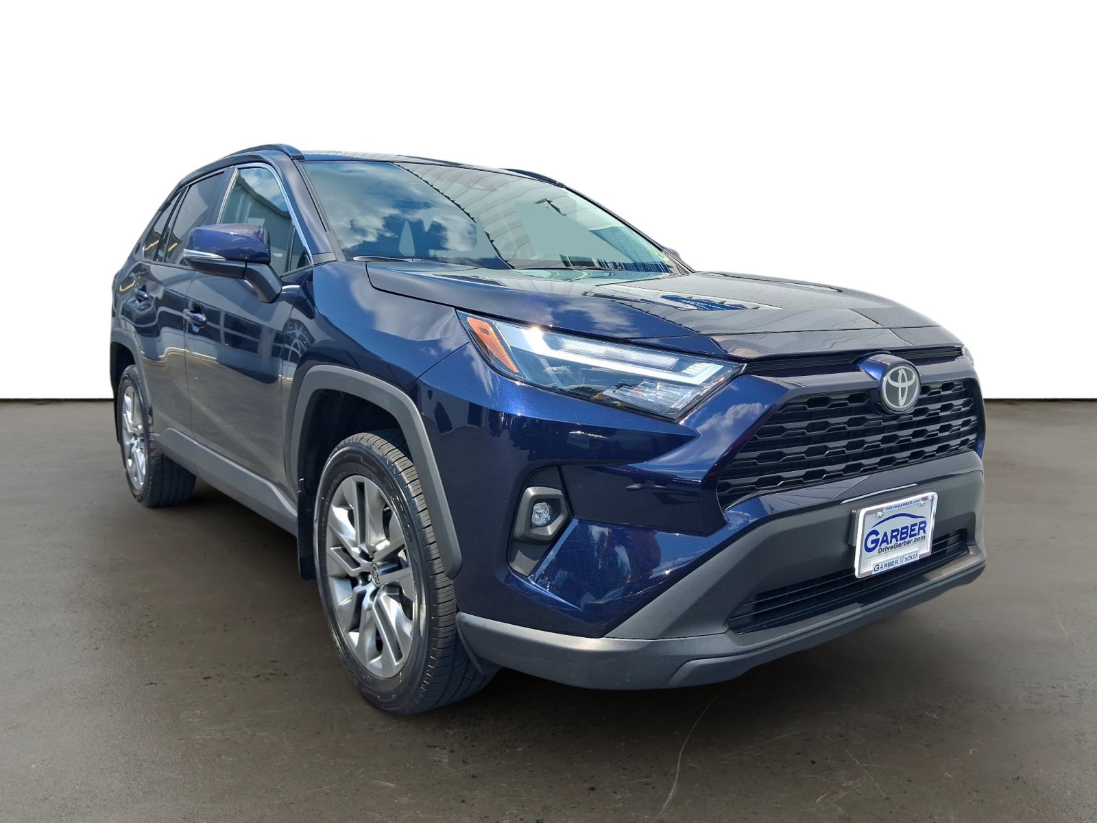 Used 2023 Toyota RAV4 XLE Premium AWD/4WD image 7
