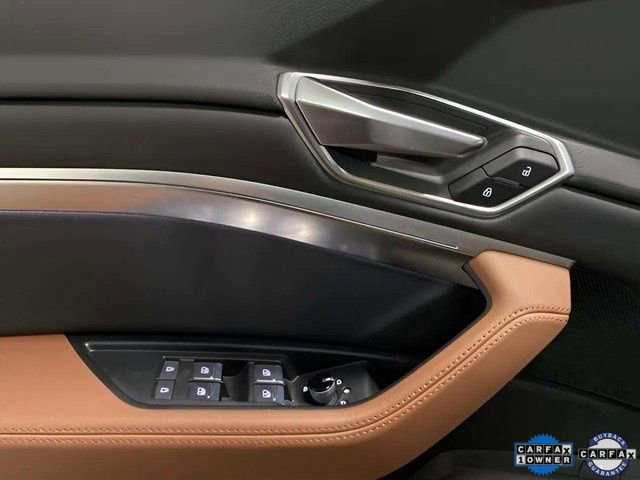 Used 2022 Audi e-tron Premium Plus w/ Premium Plus Package image 36