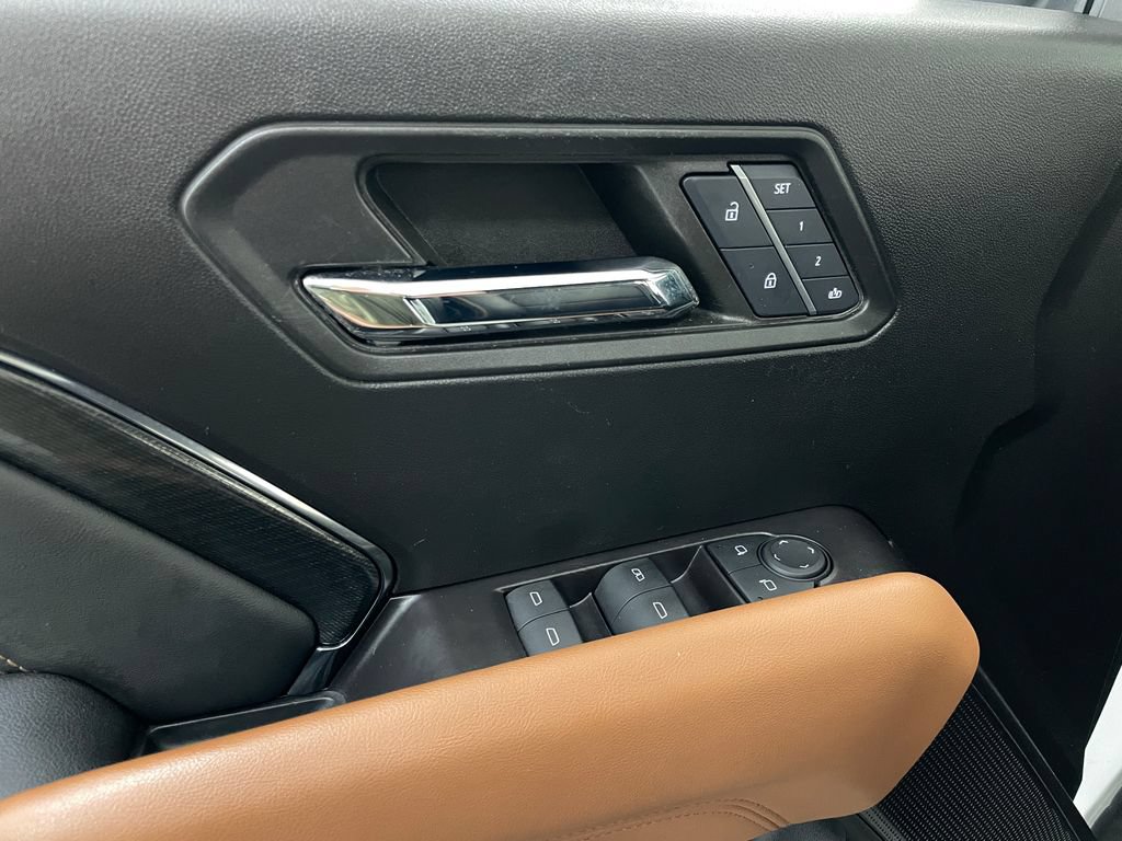 Used 2024 GMC Canyon AT4 w/ AT4 Premium Package AWD/4WD image 15