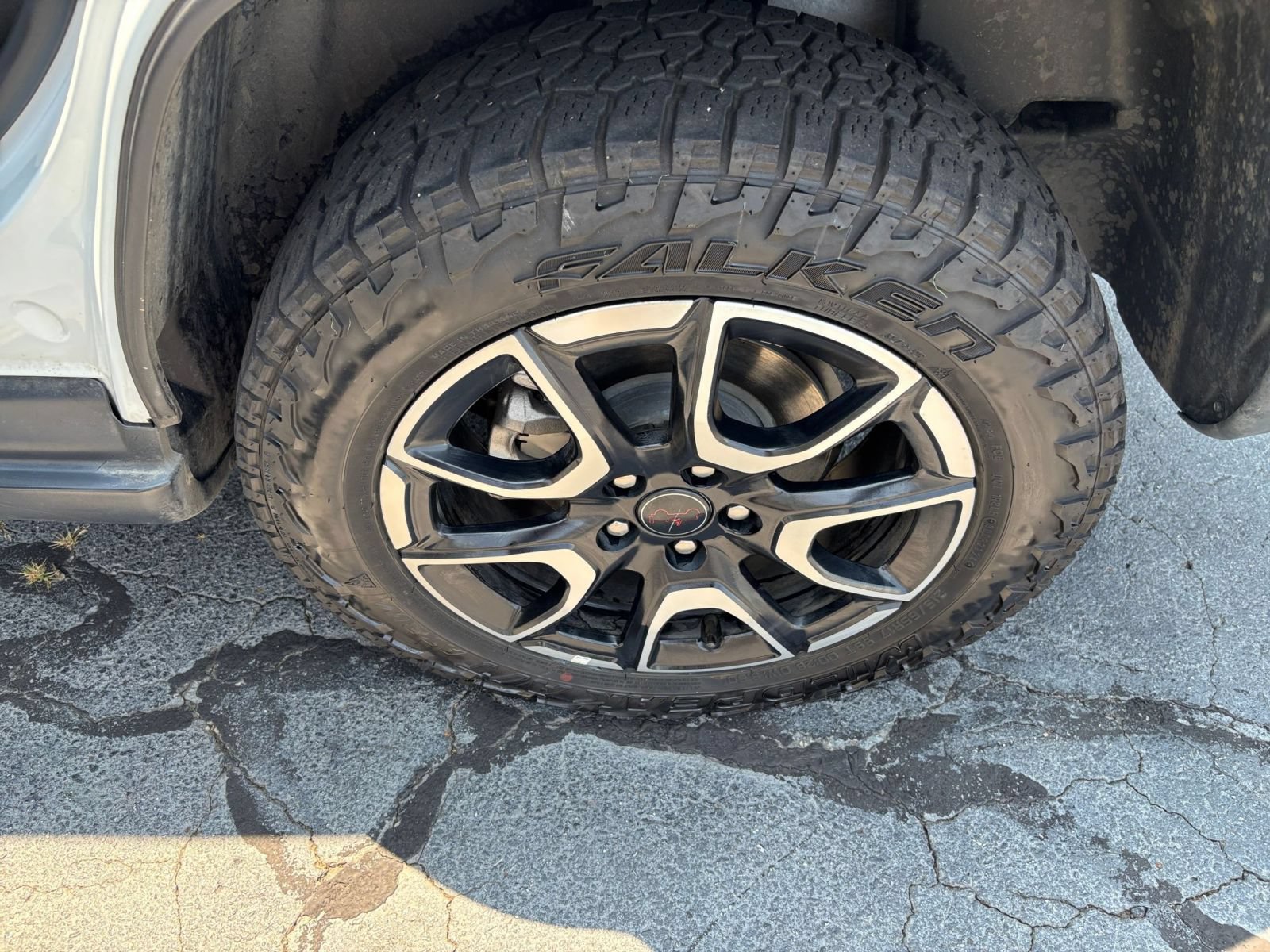 Used 2025 Jeep Compass Trailhawk AWD/4WD image 24