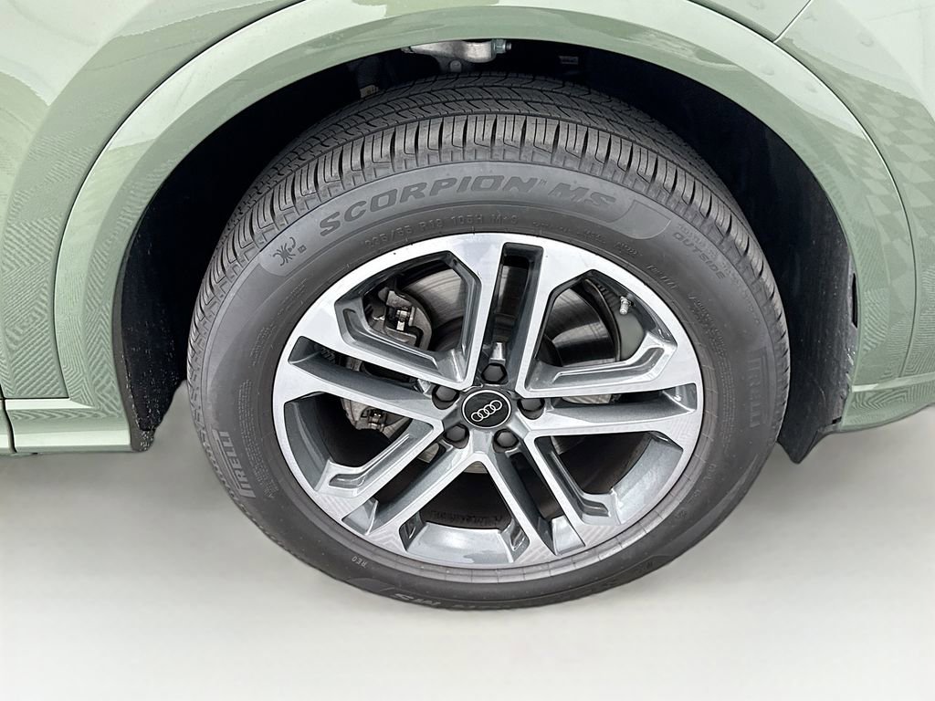 Used 2025 Audi Q5 Premium Plus w/ Premium Plus image 32