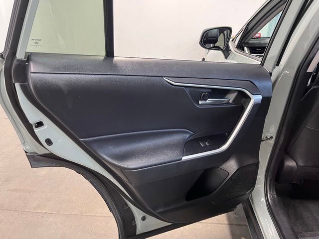 Used 2021 Toyota RAV4 XLE Premium image 19