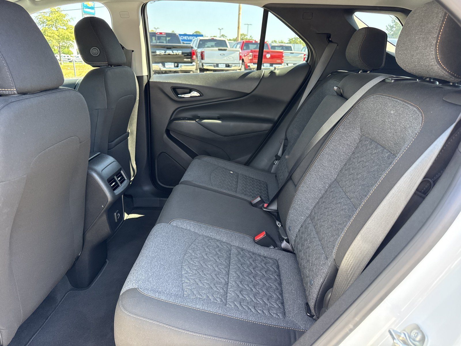 Used 2024 Chevrolet Equinox LT AWD/4WD image 13