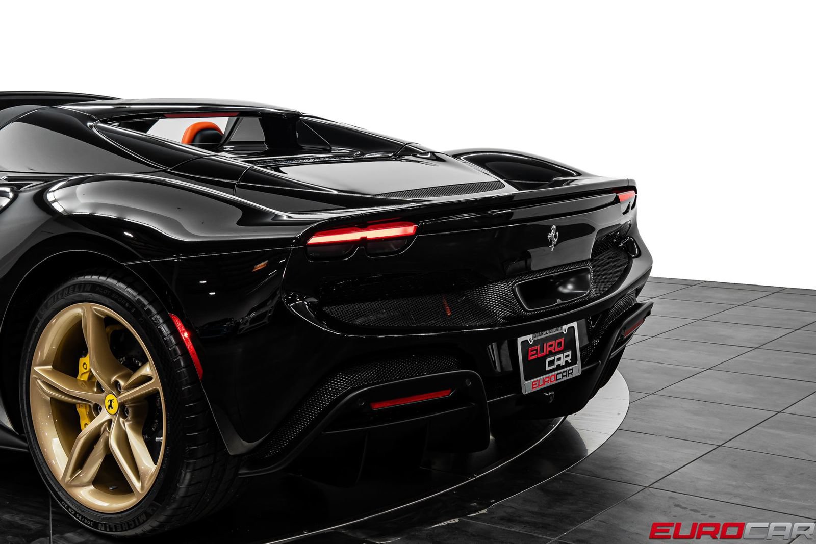Used 2025 Ferrari 296 GTS RWD image 20