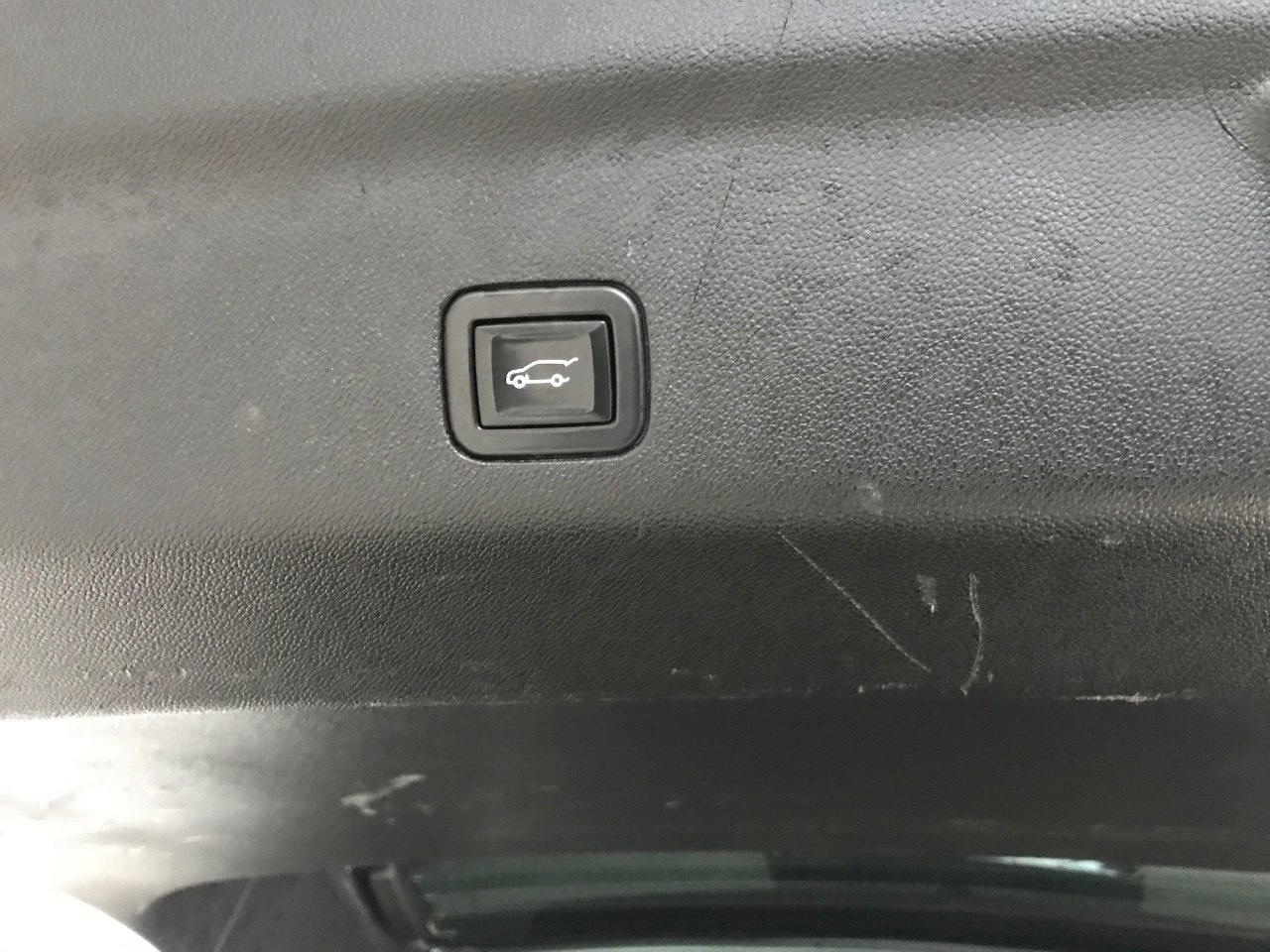 Used 2022 GMC Yukon SLT w/ SLT Luxury Package image 13