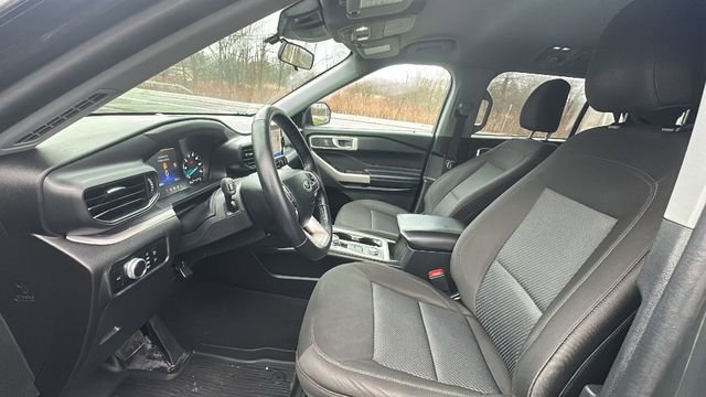Used 2023 Ford Explorer XLT AWD/4WD image 21