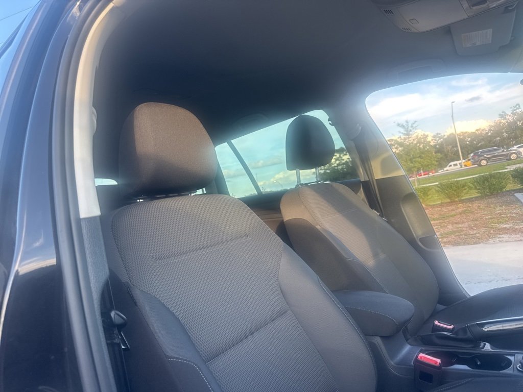 Used 2018 Volkswagen Golf S image 39