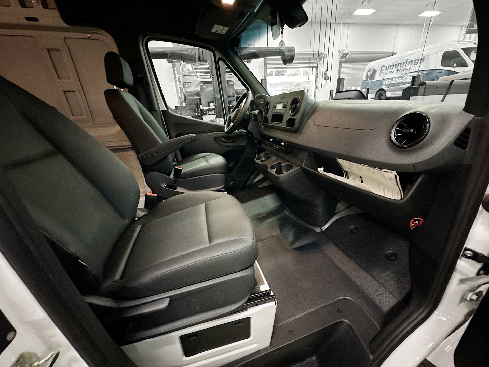 Used 2025 Mercedes-Benz Sprinter 2500 image 26