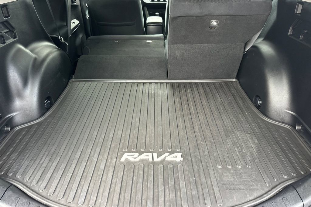 Used 2016 Toyota RAV4 LE image 15