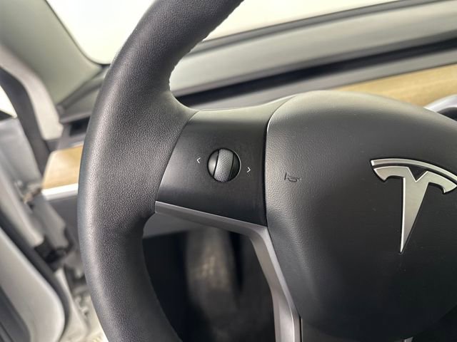 Used 2021 Tesla Model 3 Standard Range Plus image 15
