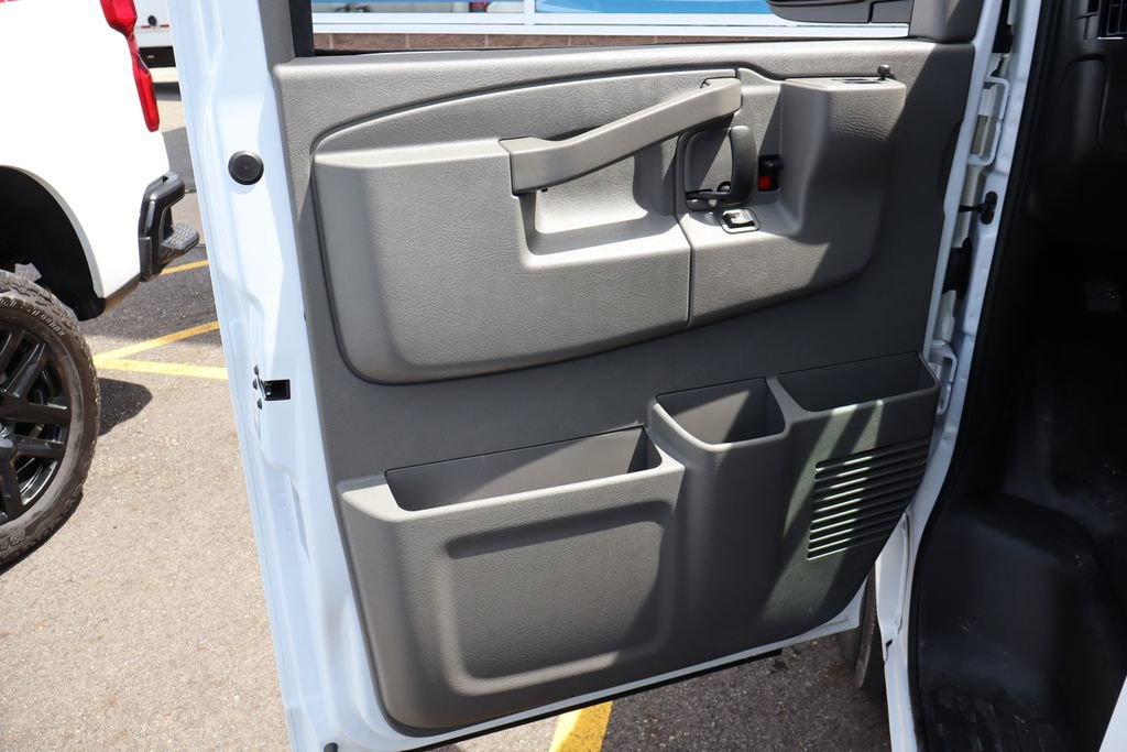 New 2026 Chevrolet Express 2500 w/ Driver Convenience Package RWD image 6