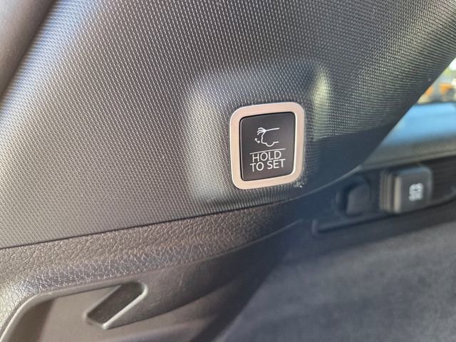 Certified 2022 Jeep Grand Cherokee Summit w/ Luxury Tech Group V image 11