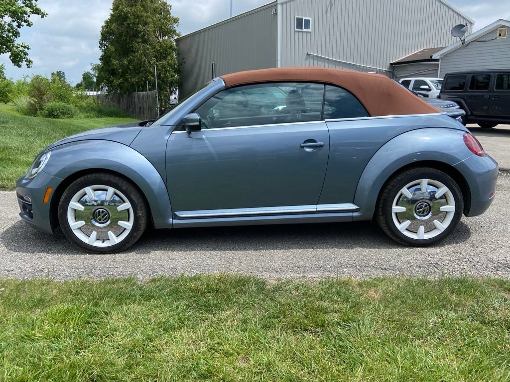 Used 2019 Volkswagen Beetle 2.0T Final Edition SEL FWD image 2
