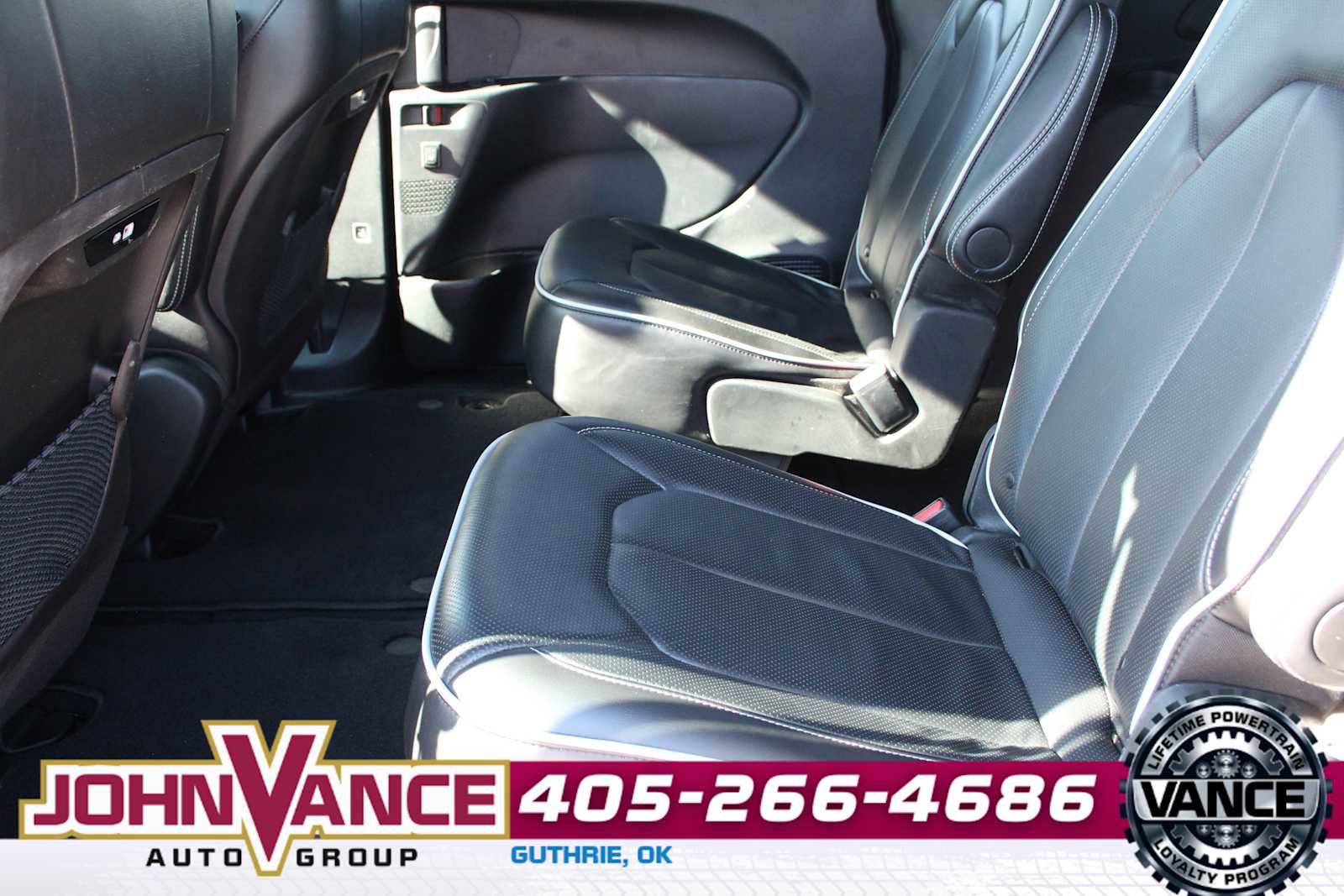 Used 2025 Chrysler Pacifica Limited FWD image 27