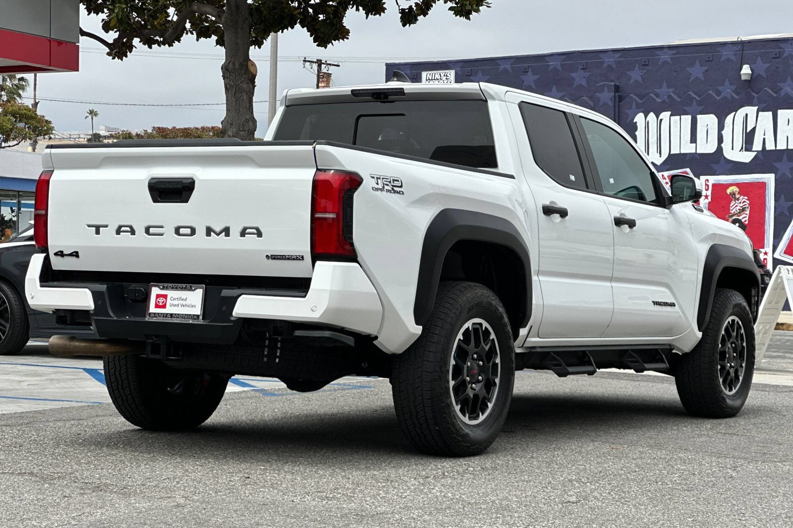 Certified 2025 Toyota Tacoma TRD Off-Road w/ TRD Off Road Premium Package AWD/4WD image 4