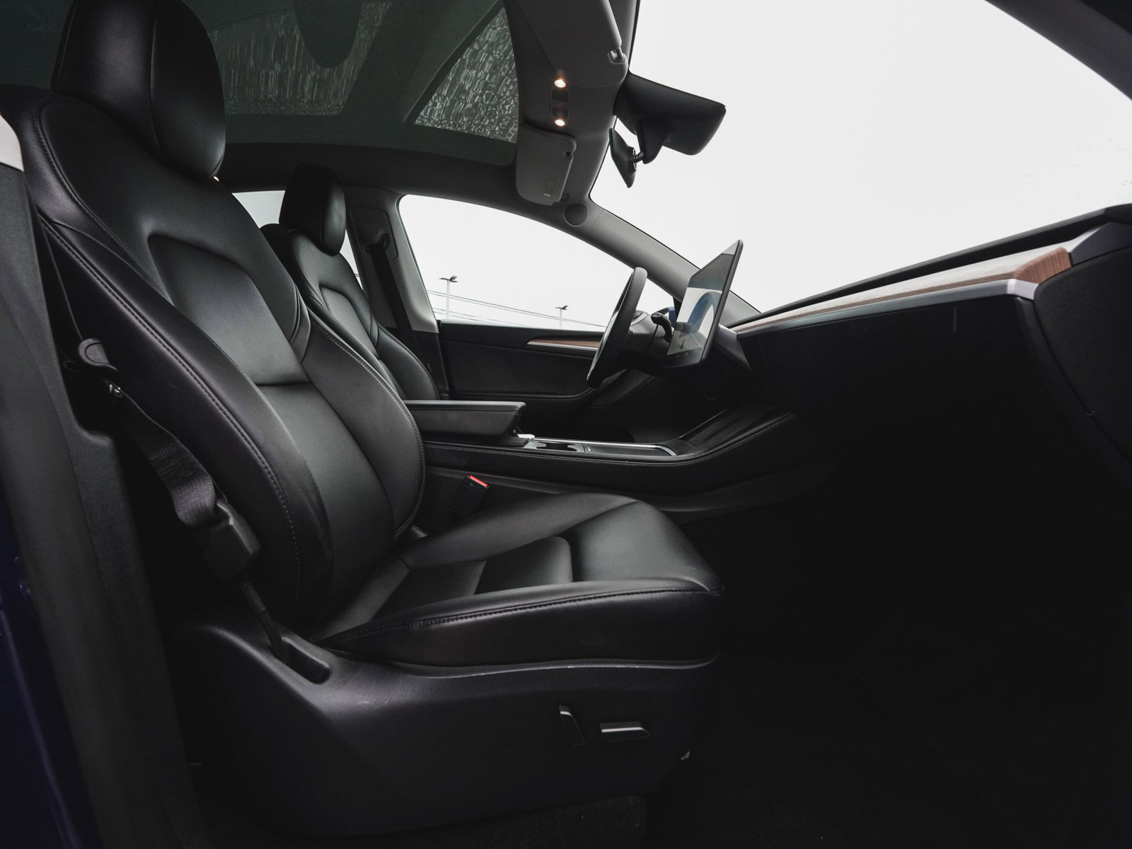 Used 2024 Tesla Model Y Long Range image 37