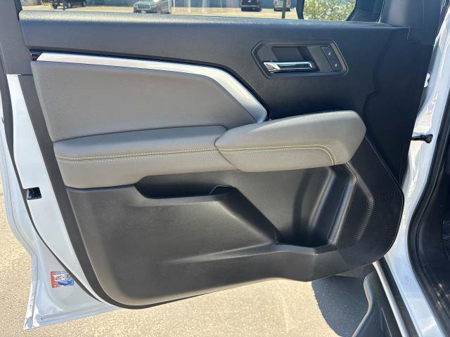Used 2024 Chevrolet Colorado ZR2 w/ Safety Package AWD/4WD image 9
