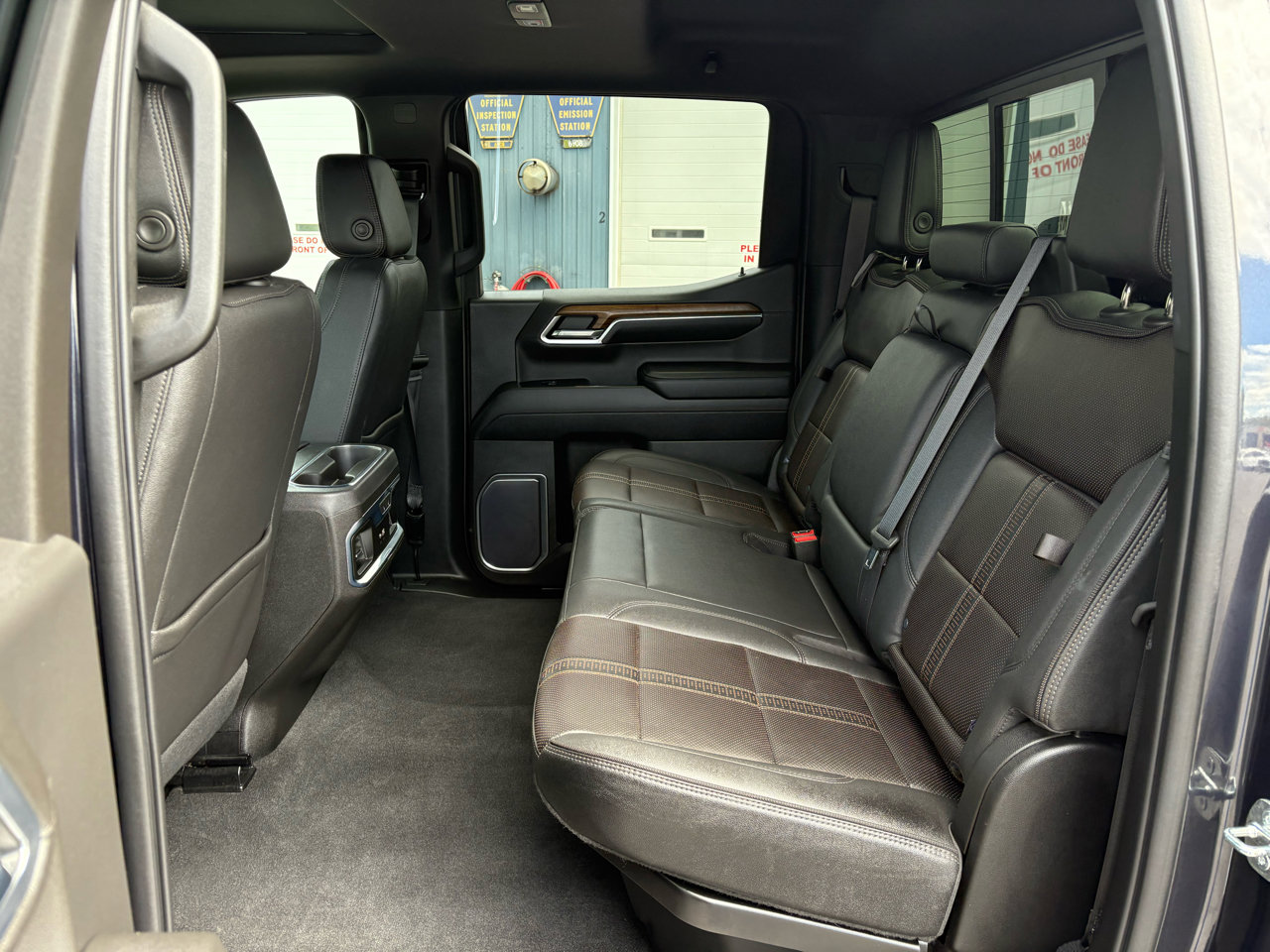 Used 2022 Chevrolet Silverado 1500 High Country w/ High Country Premium Package image 17