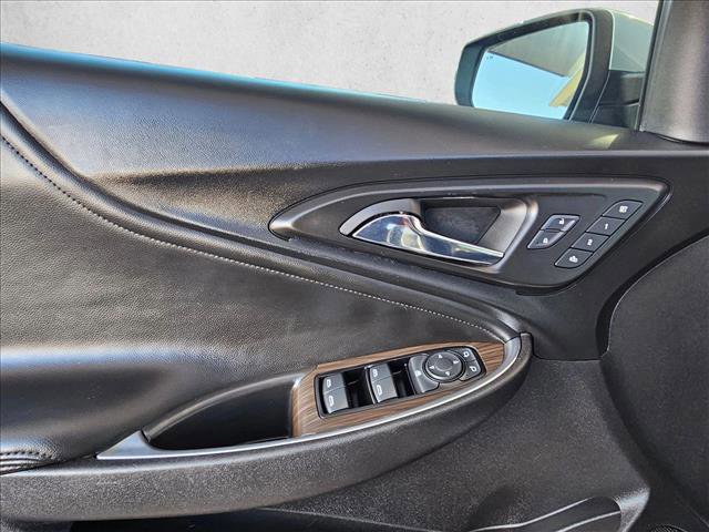 Used 2017 Chevrolet Malibu Premier w/ Premier Sun and Wheel Package image 27