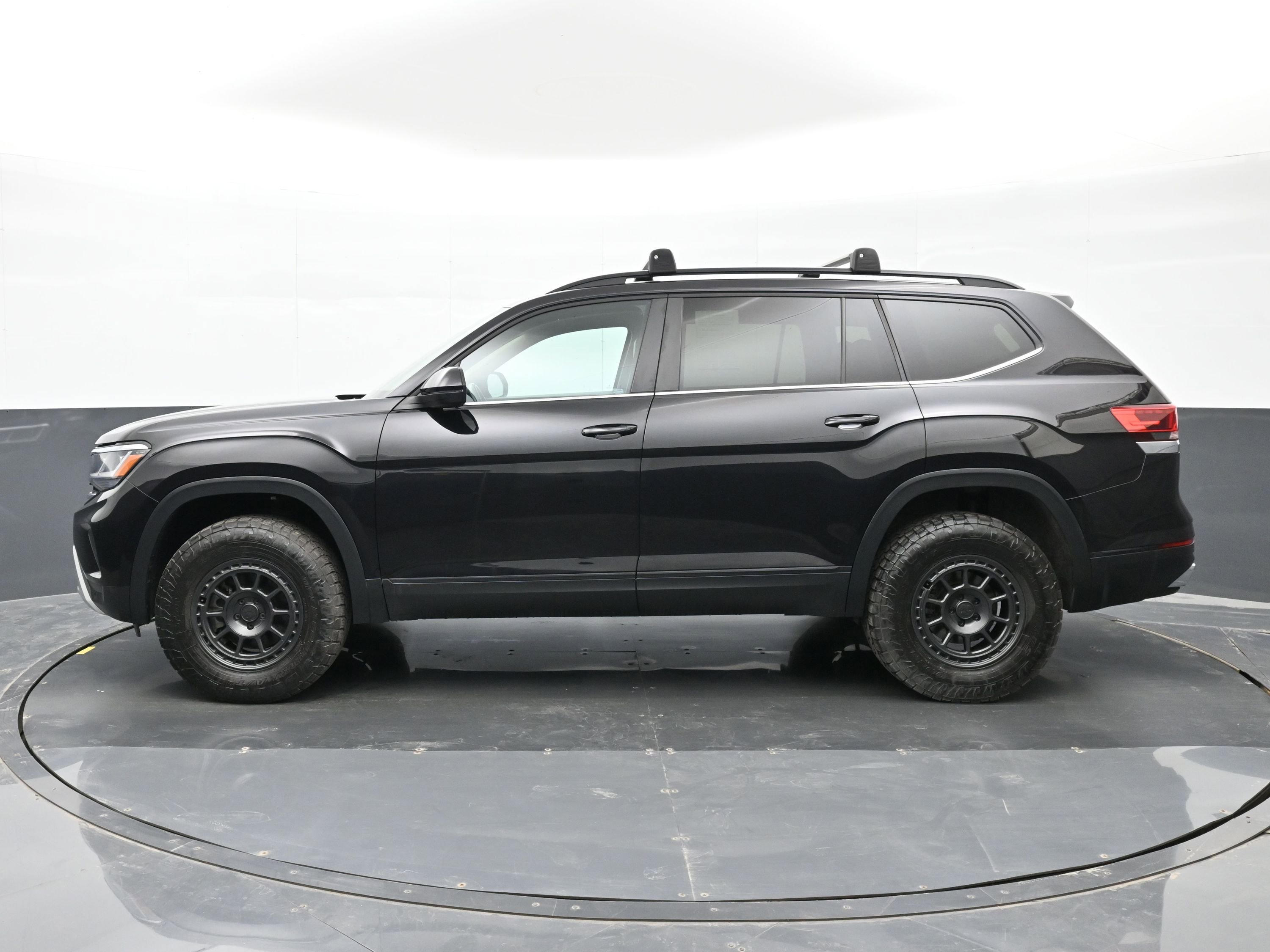 Used 2021 Volkswagen Atlas SE w/ Panoramic Sunroof Package AWD/4WD image 9