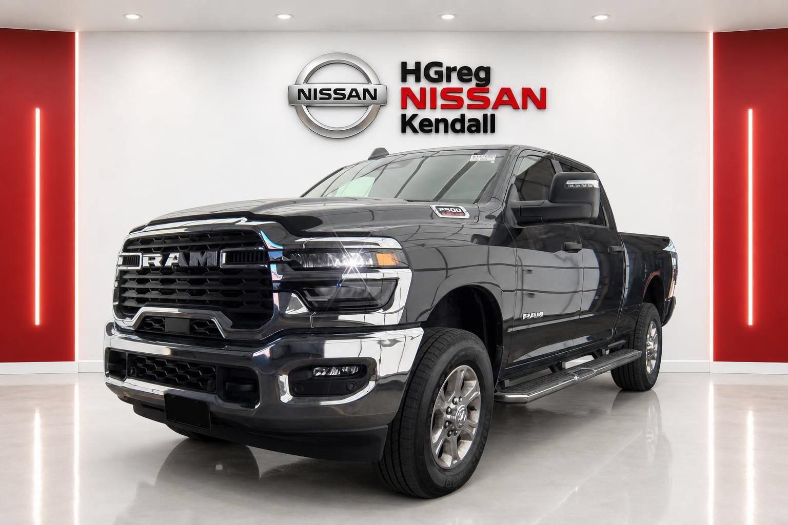 Used 2025 RAM 2500 Big Horn AWD/4WD image 3