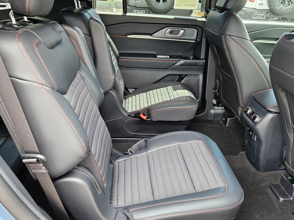 New 2026 Ford Explorer ST-Line w/ ST-Line Street Pack RWD image 19