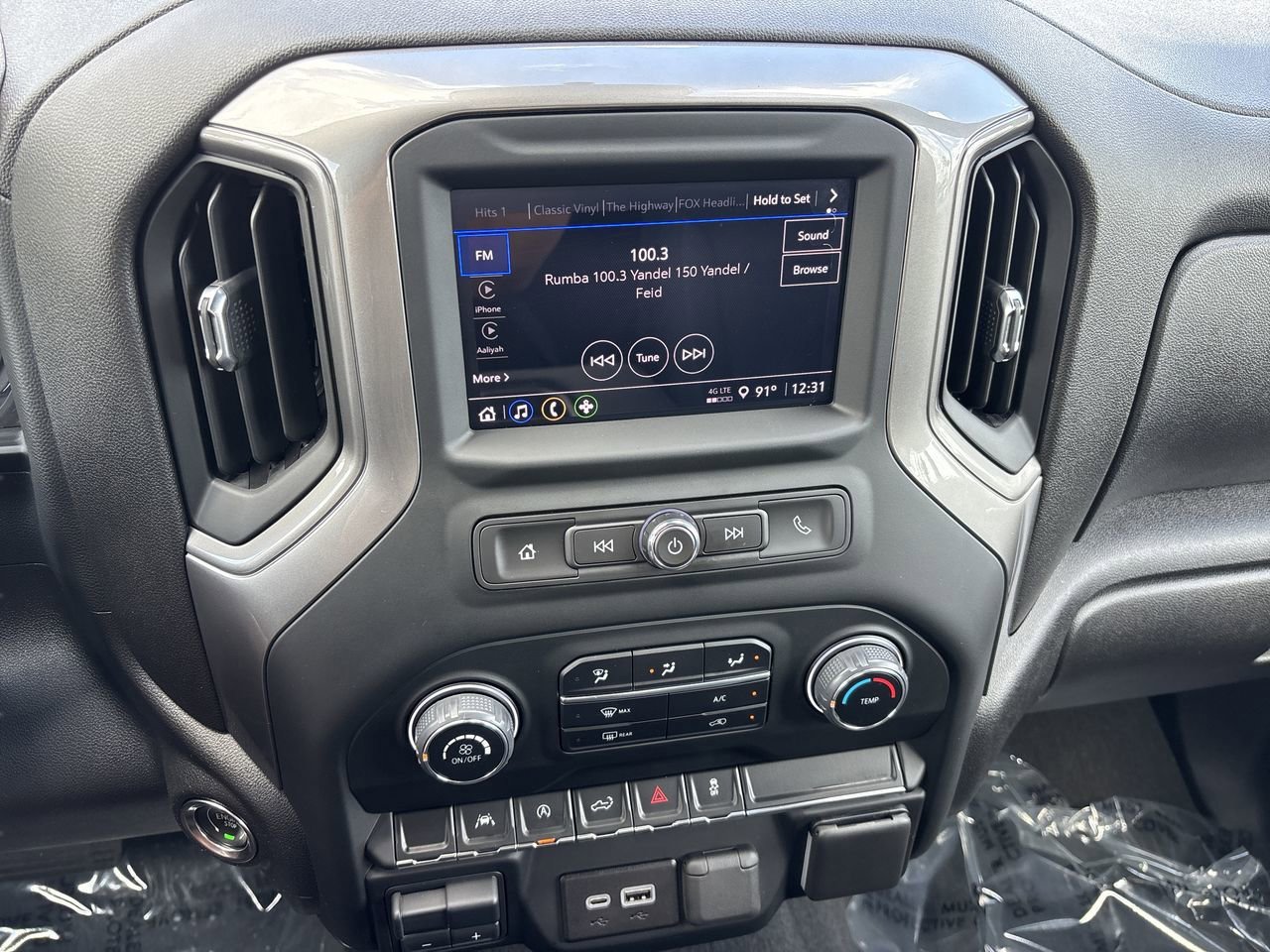 Used 2024 Chevrolet Silverado 1500 Custom image 20