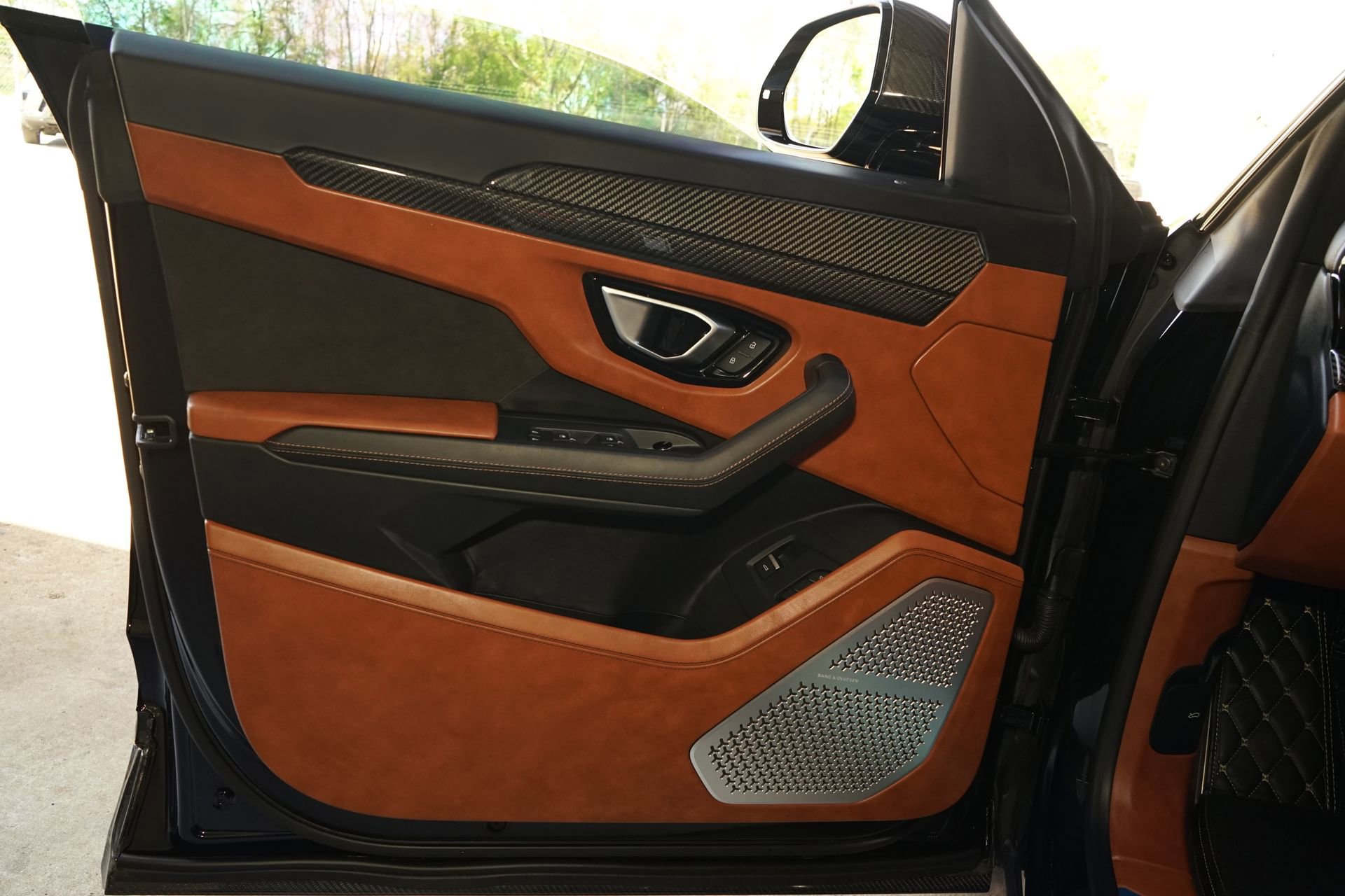 Used 2021 Lamborghini Urus image 36