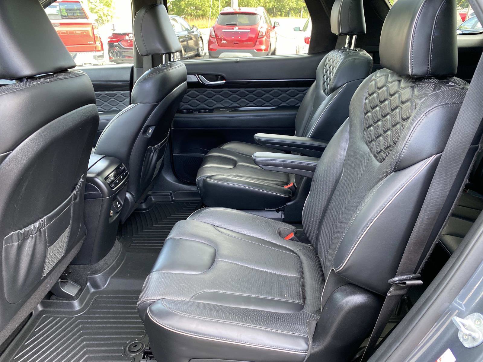 Used 2021 Hyundai Palisade Calligraphy image 24
