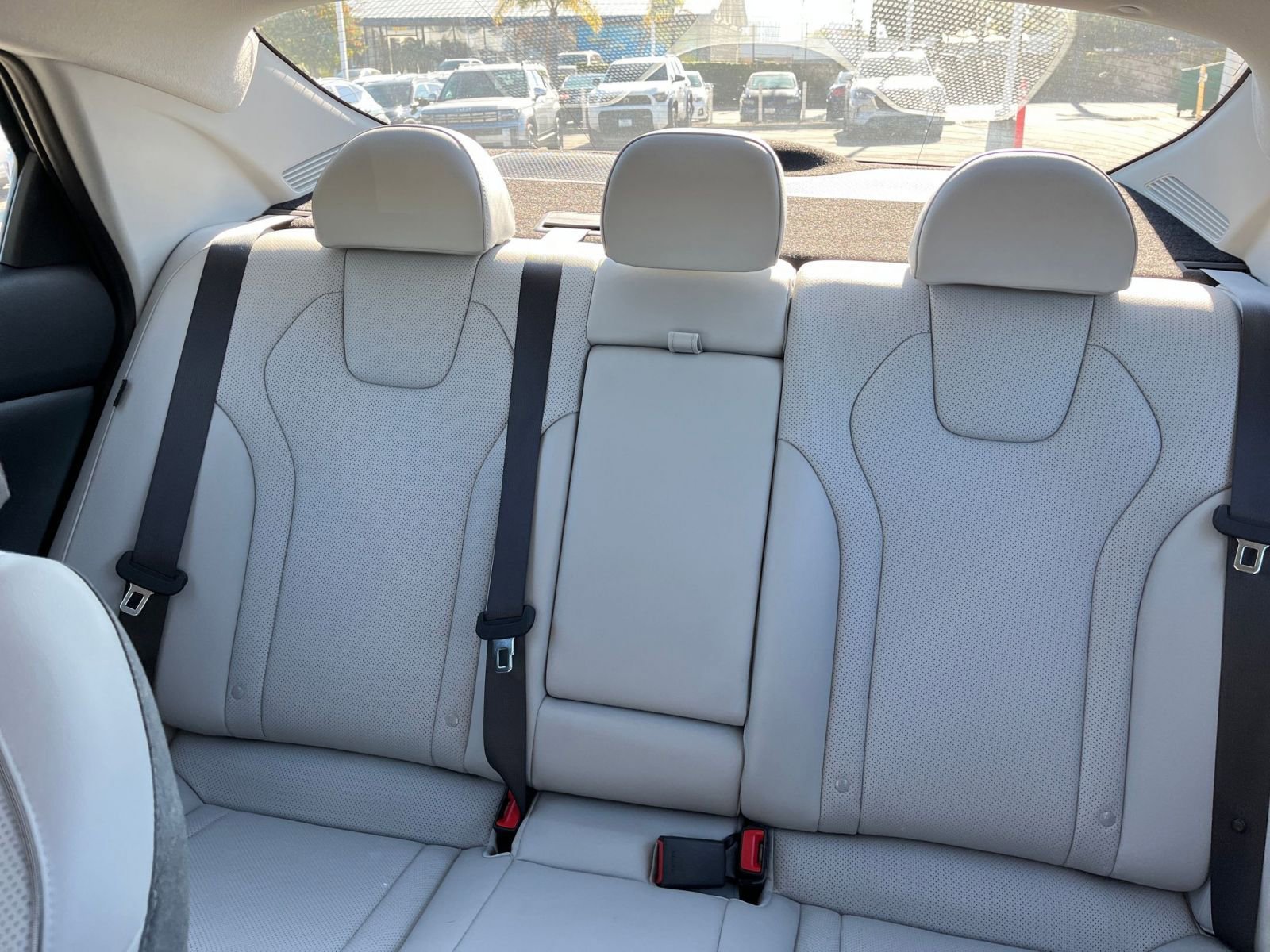 Used 2025 Hyundai Elantra Limited image 39