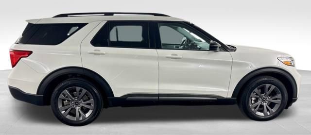 Used 2023 Ford Explorer XLT w/ Equipment Group 202A image 10