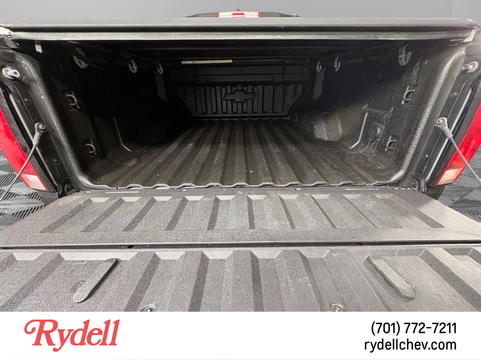 Used 2025 Chevrolet Colorado Z71 w/ Technology Package image 19