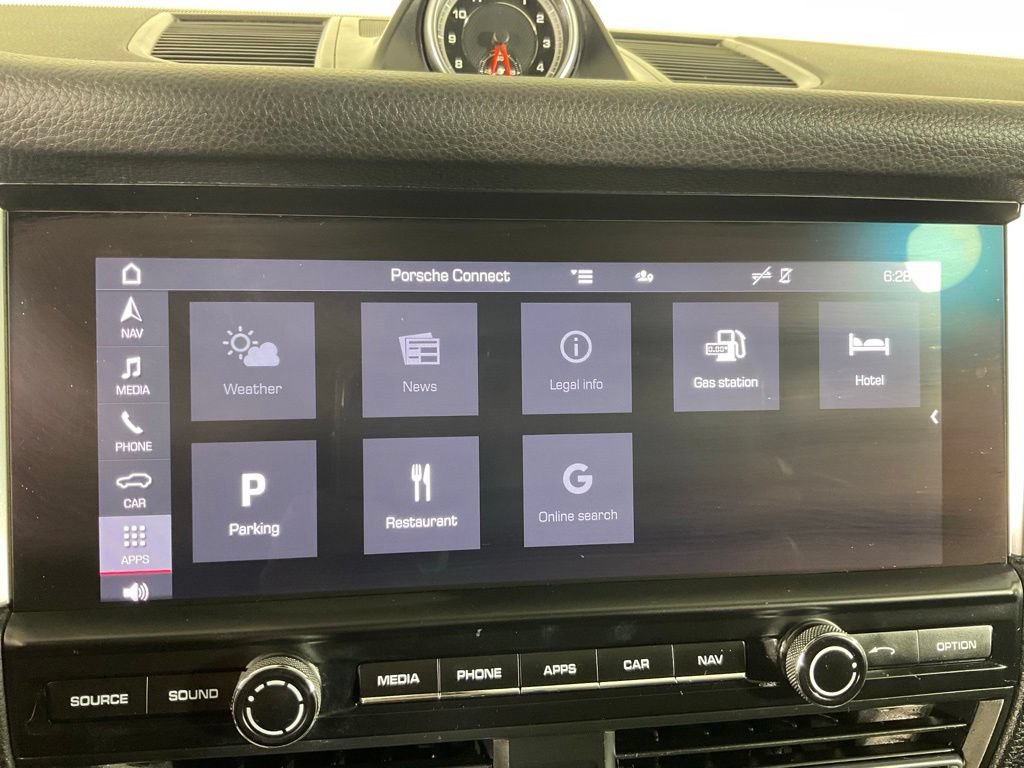 Used 2021 Porsche Macan AWD/4WD image 39
