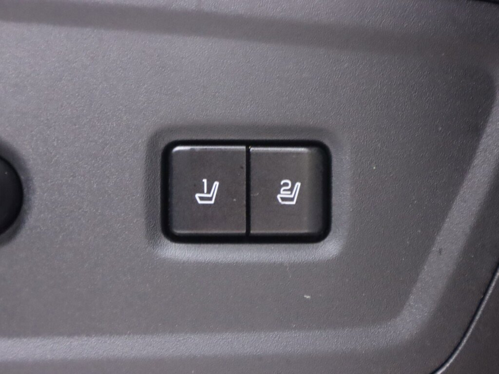 Used 2016 Lincoln Navigator Select RWD image 30