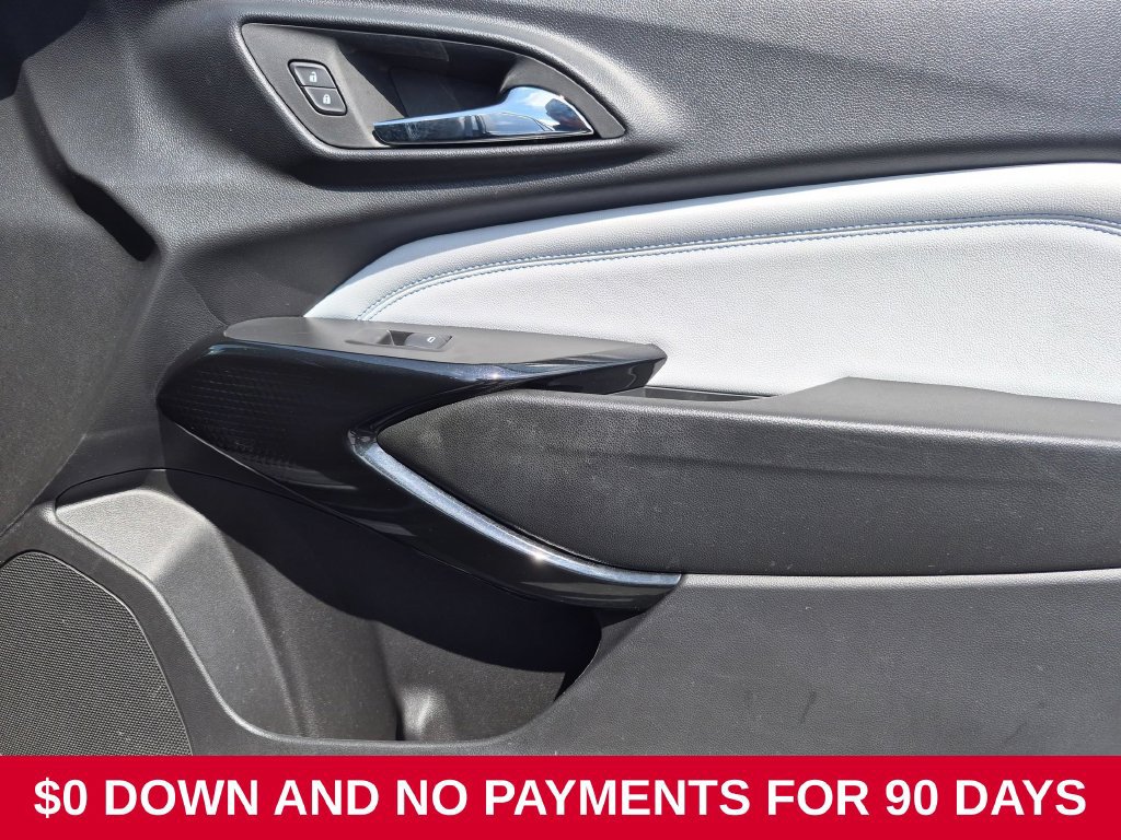Used 2025 Chevrolet Trax LT w/ LT Convenience Package FWD image 29