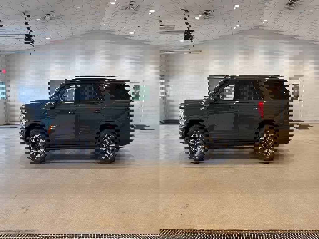 New 2025 GMC Yukon AT4 Ultimate w/ LPO, Floor Liner Package
