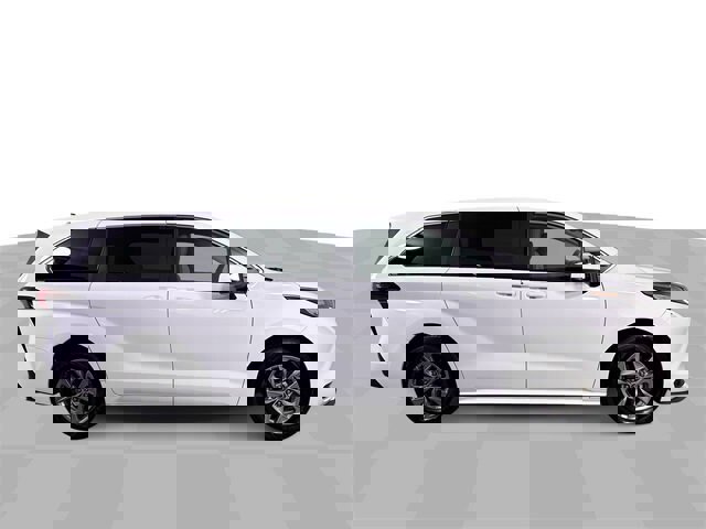 Used 2022 Toyota Sienna LE image 9