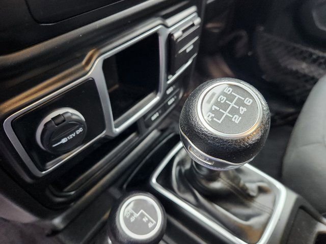Used 2020 Jeep Gladiator Sport w/ Auxiliary Switch Group AWD/4WD image 18