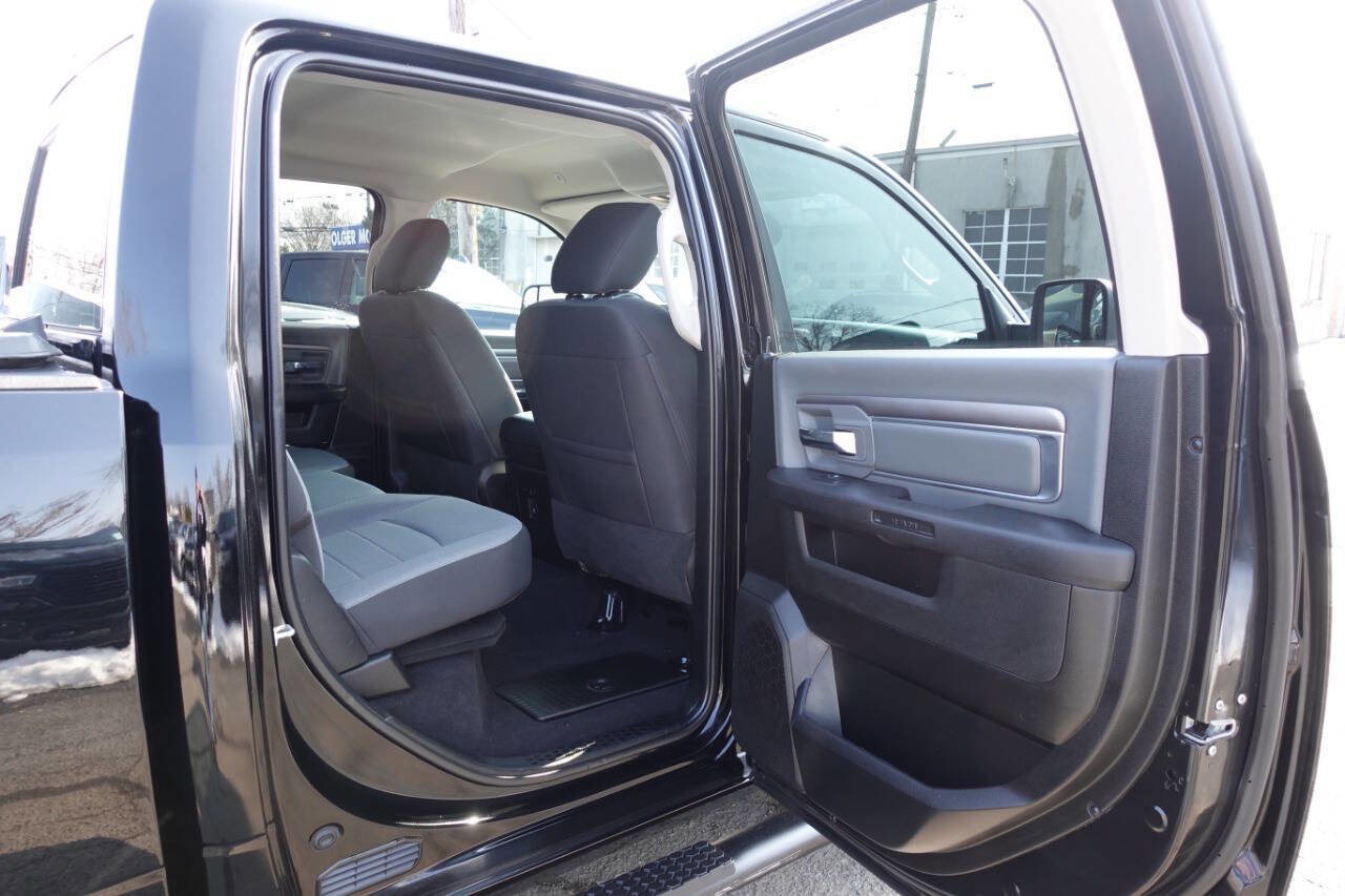Used 2022 RAM 1500 Classic SLT w/ Electronics Convenience Group image 29