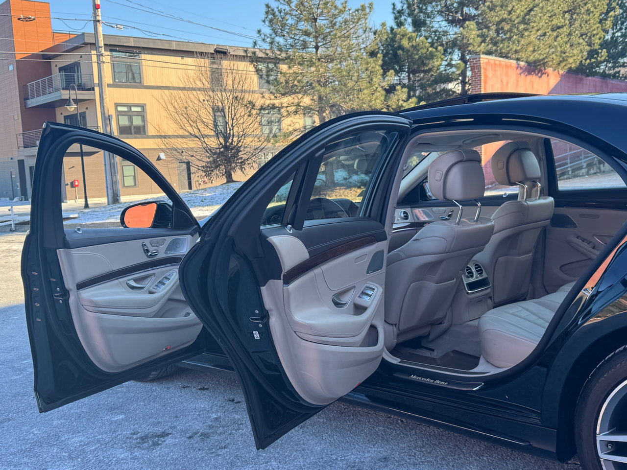 Used 2015 Mercedes-Benz S 550 4MATIC Sedan image 7