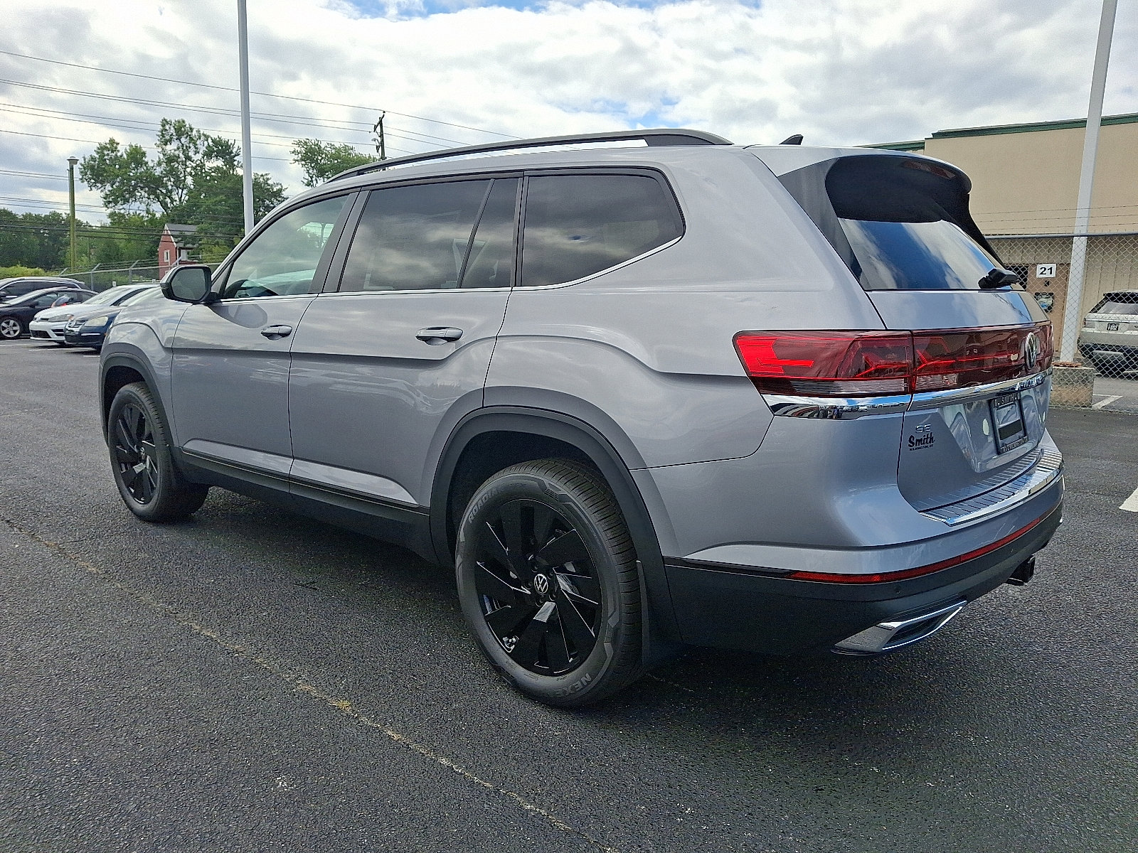 New 2026 Volkswagen Atlas SE image 3