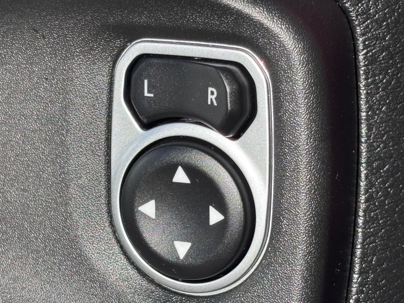 Used 2018 Jeep Wrangler Sport w/ Quick Order Package 24S AWD/4WD image 20