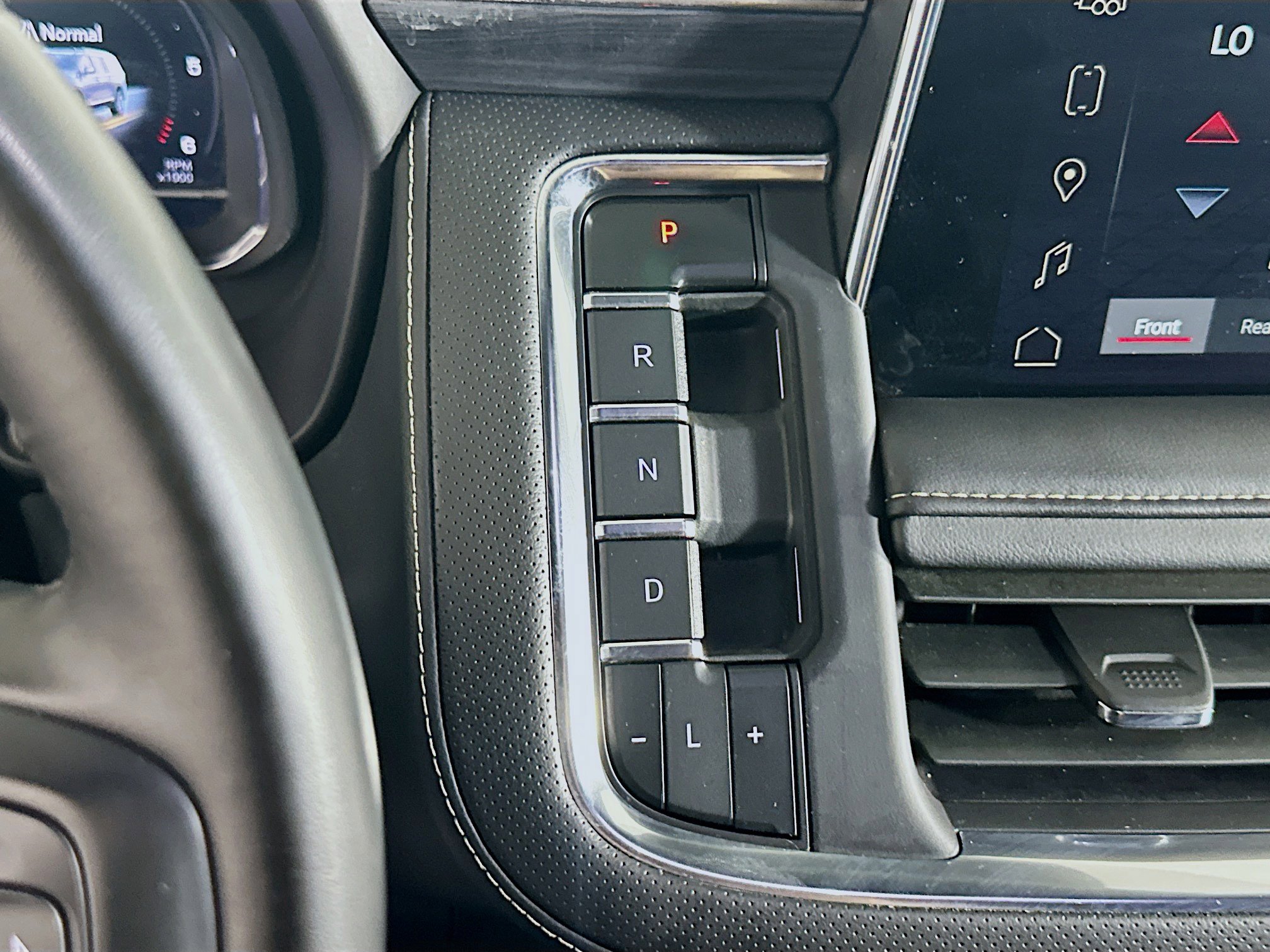 Used 2024 GMC Yukon SLT image 24