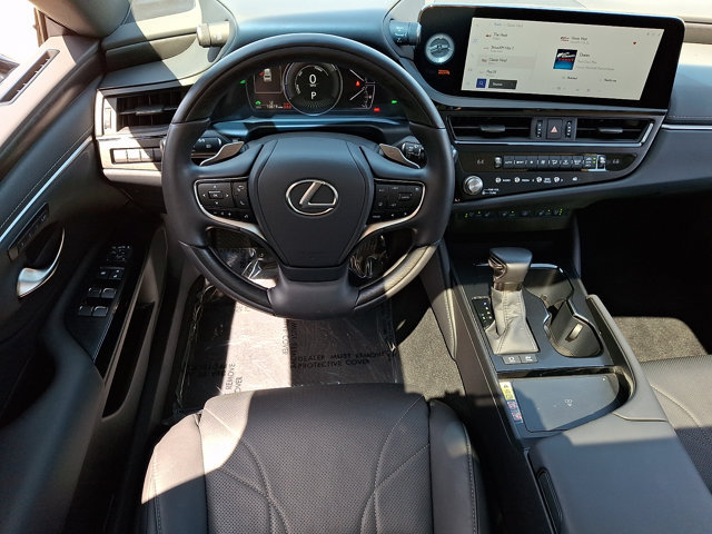 Used 2025 Lexus ES 300h w/ Luxury Package FWD image 12