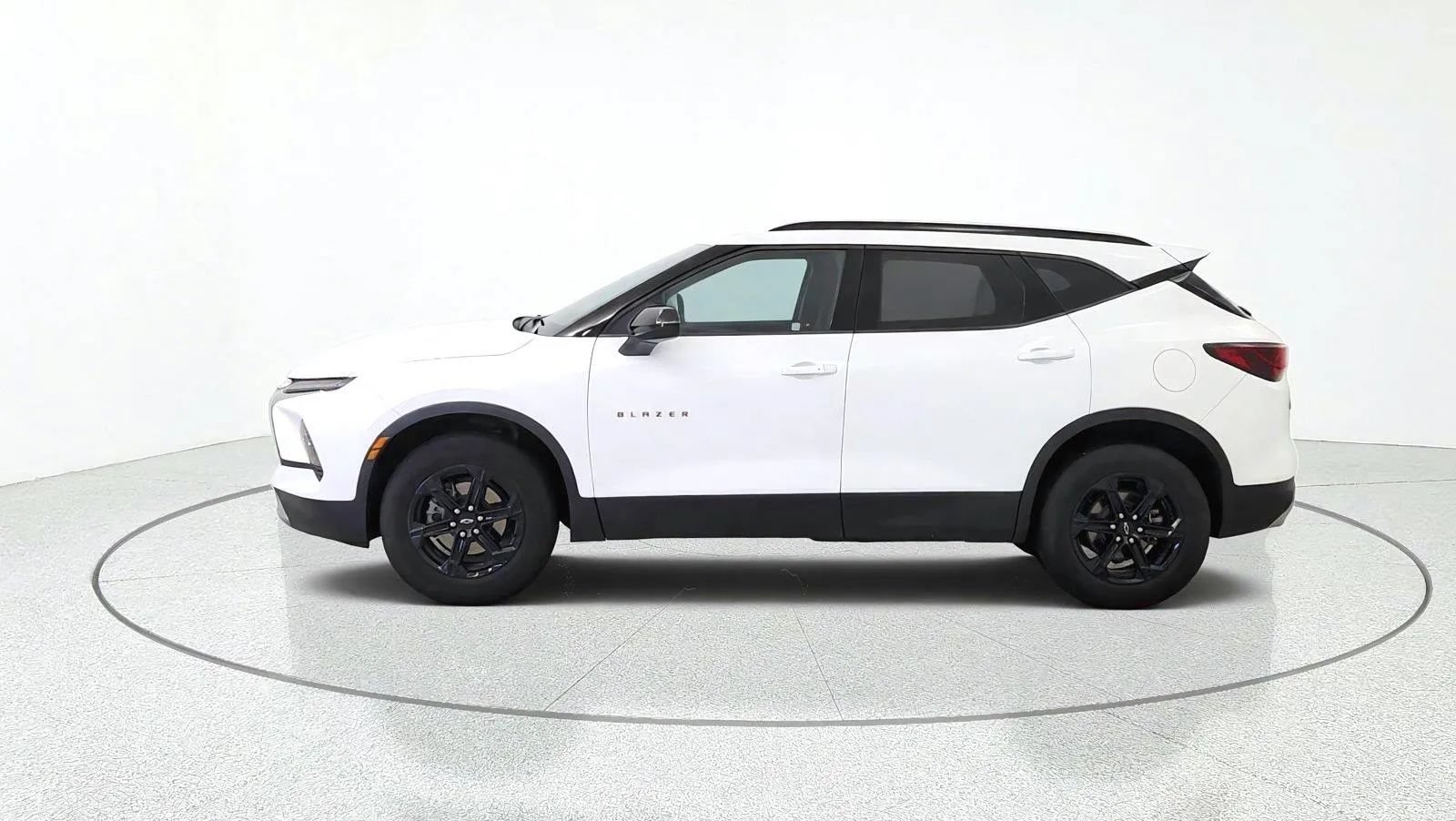 Used 2023 Chevrolet Blazer LT w/ Convenience Package FWD image 5